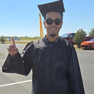 Meet your Posher, Luis